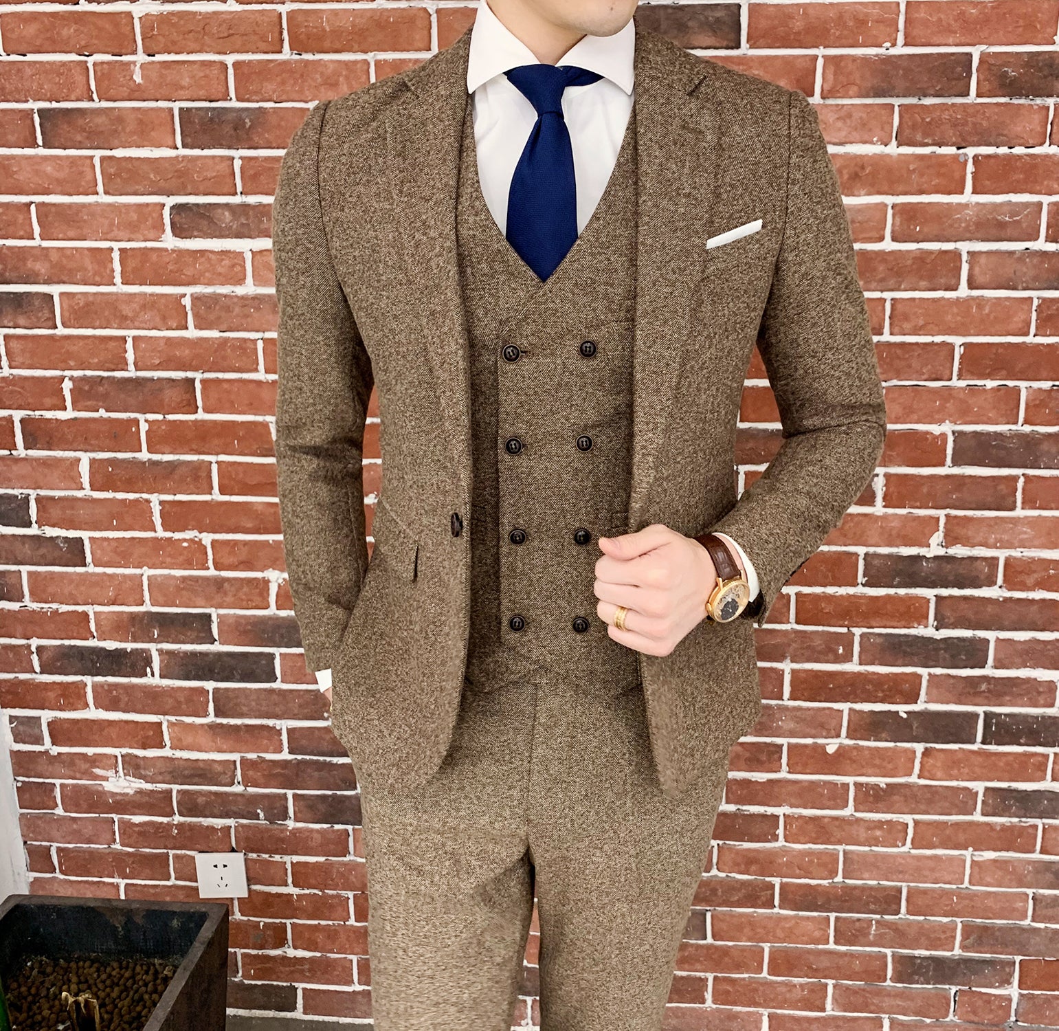 Three-piece suit for men 